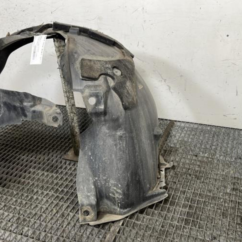 Pare boue avant gauche RENAULT CLIO 4 Photo n°3