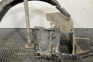 Pare boue avant gauche RENAULT LAGUNA 2 Photo n°1