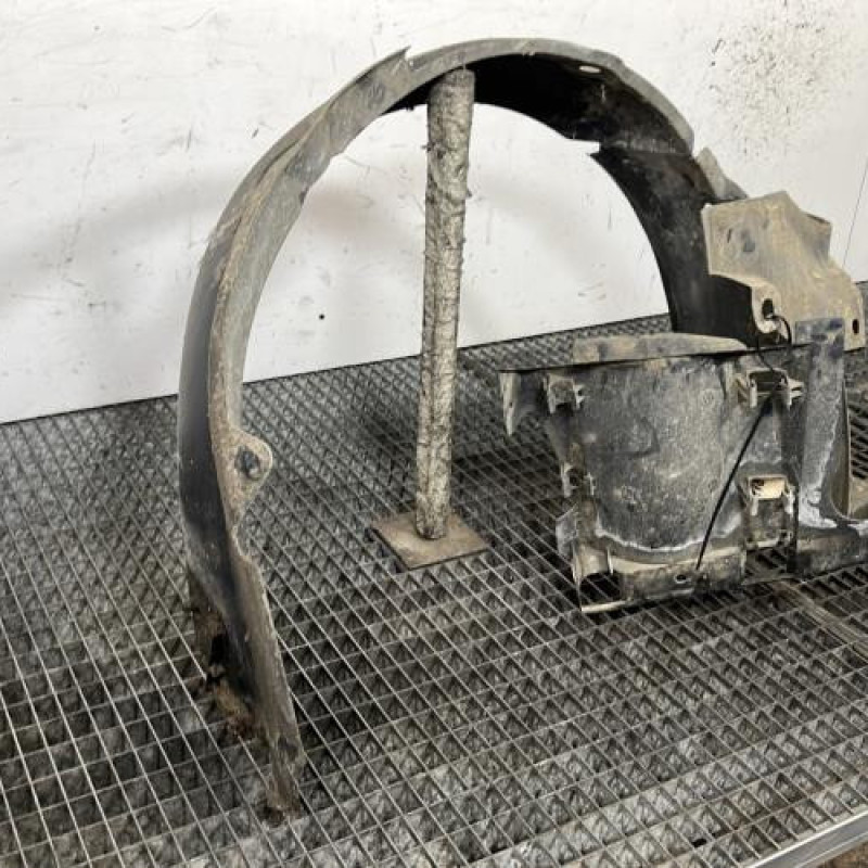 Pare boue avant gauche RENAULT LAGUNA 2 Photo n°2