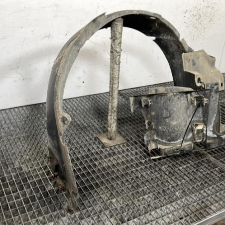 Pare boue avant gauche RENAULT LAGUNA 2