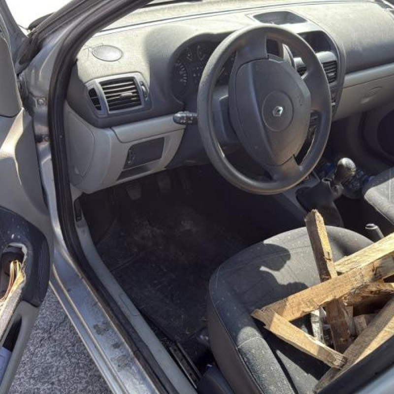 Aile avant droit RENAULT CLIO 2 Photo n°14