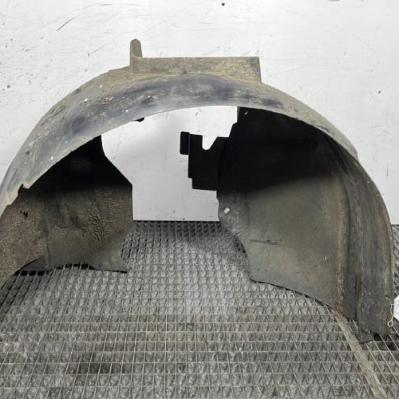 Pare boue avant gauche PEUGEOT PARTNER 2 Photo n°1