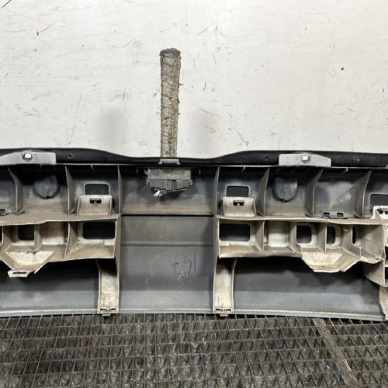 Pare choc arriere RENAULT CLIO 2 Photo n°6