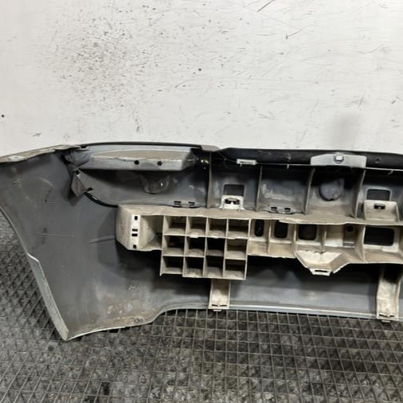 Pare choc arriere RENAULT CLIO 2 Photo n°7