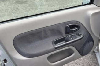 Pare choc arriere RENAULT CLIO 2