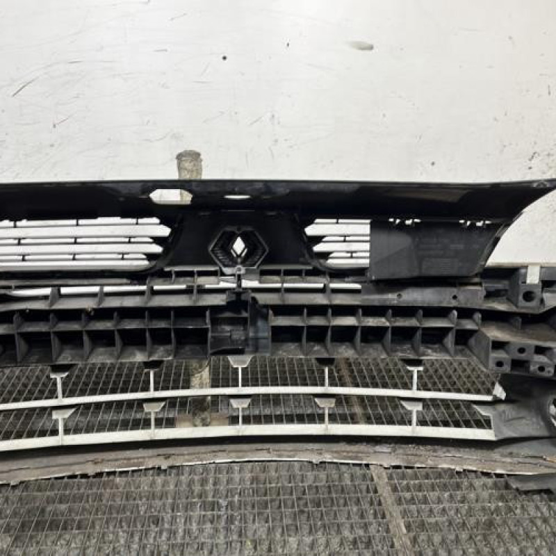 Pare choc avant RENAULT CLIO 2 Photo n°5