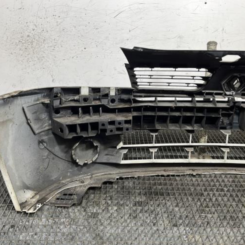 Pare choc avant RENAULT CLIO 2 Photo n°6