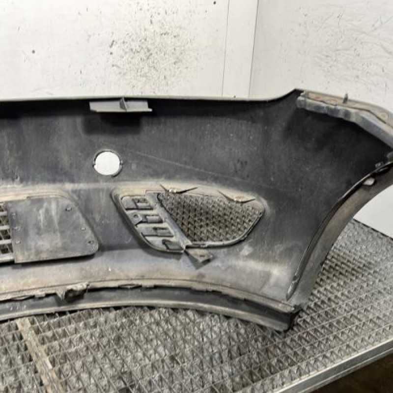 Pare choc avant FORD FIESTA 5 Photo n°4