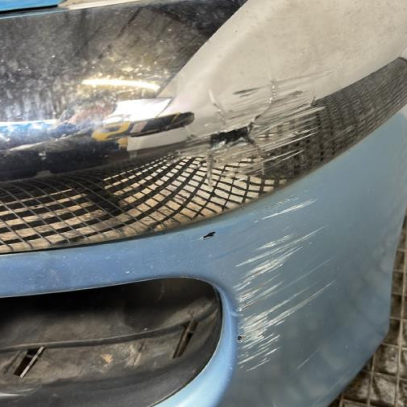 Pare choc avant DAIHATSU SIRION 1 Photo n°4