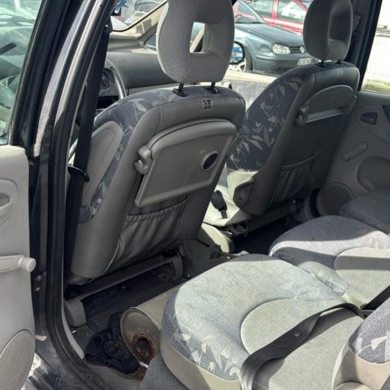 Pare choc avant CITROEN XSARA PICASSO Photo n°16