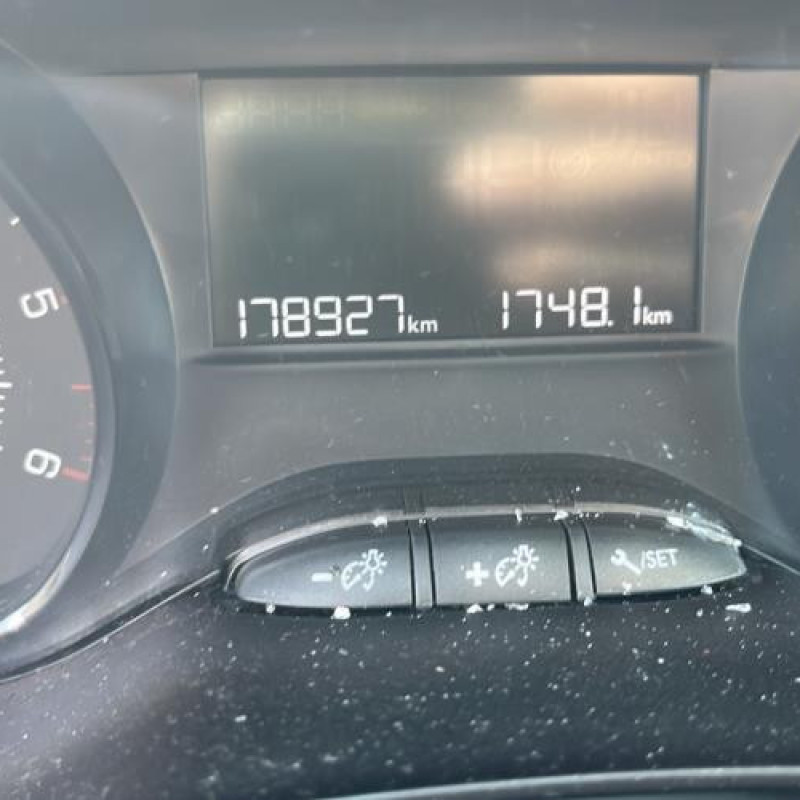 Renfort pare choc arriere (traverse) PEUGEOT 208 1 Photo n°8