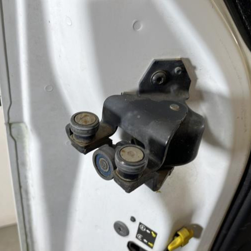 Porte laterale gauche PEUGEOT PARTNER 2 Photo n°7