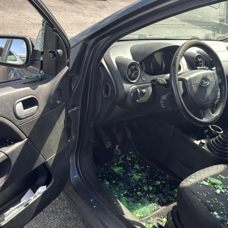 Renfort pare choc avant (traverse) FORD FIESTA 5 Photo n°17