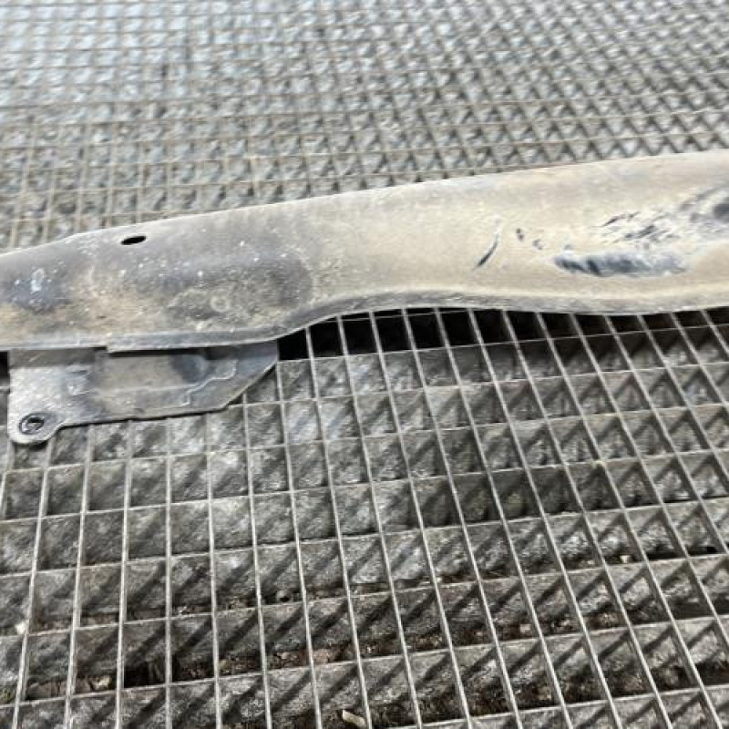 Renfort pare choc arriere (traverse) VOLKSWAGEN POLO 3 Photo n°2