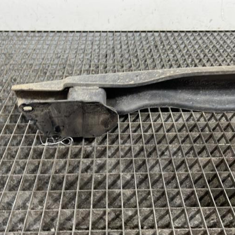 Renfort pare choc arriere (traverse) VOLKSWAGEN POLO 3 Photo n°5