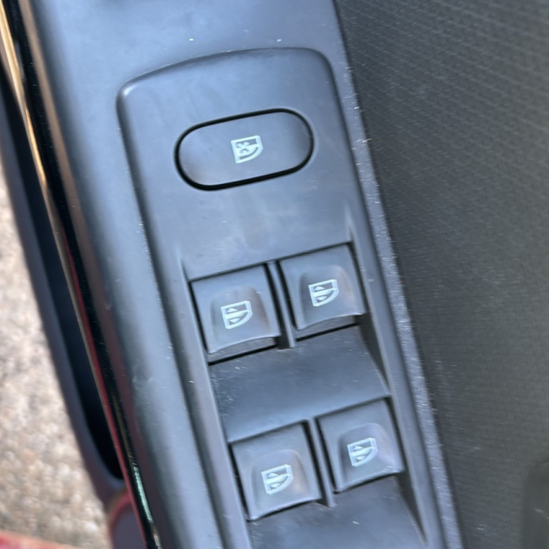 RENAULT CLIO 4 PHASE 1 0.9i - 12V TURBO TCE 90 Photo n°14