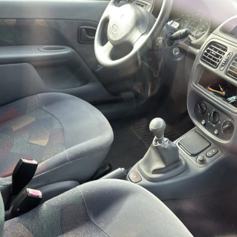 Reservoir essence RENAULT CLIO 2 Photo n°3