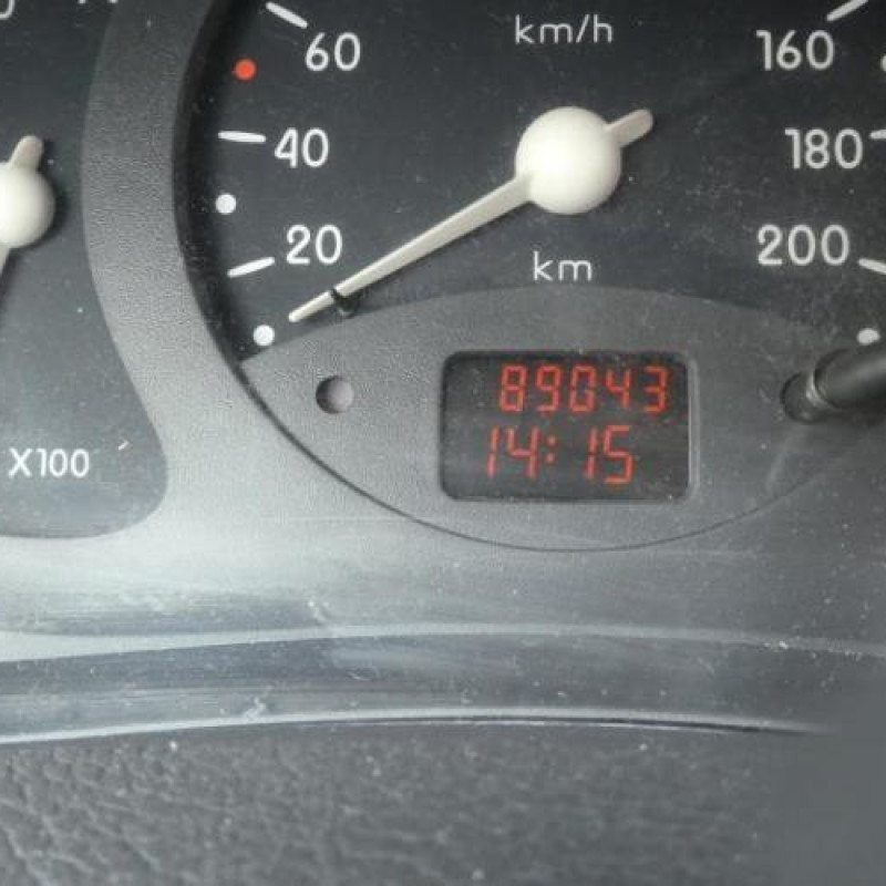 Reservoir essence RENAULT CLIO 2 Photo n°11