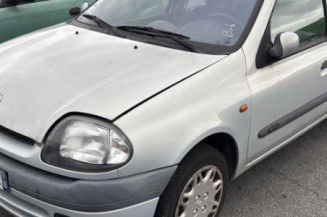 Reservoir essence RENAULT CLIO 2 Photo n°1