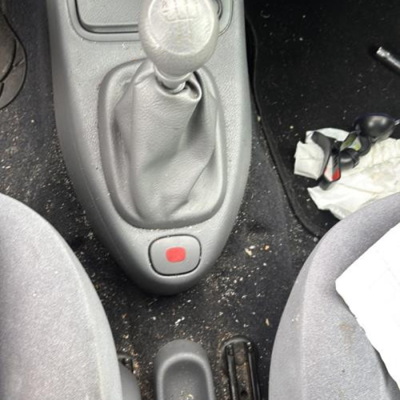 Reservoir essence RENAULT CLIO 2 Photo n°18