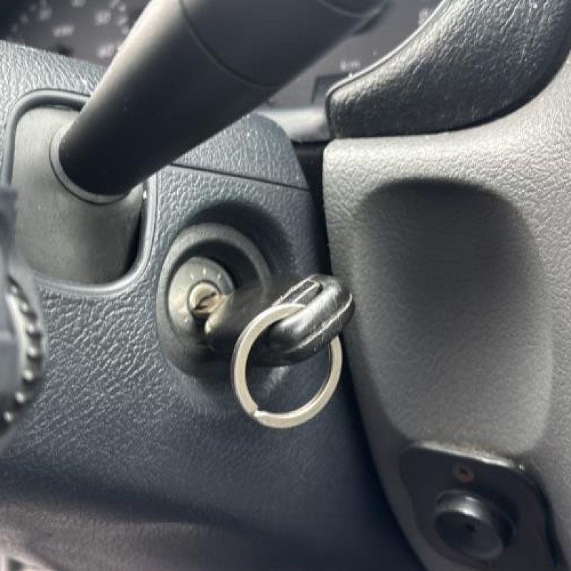 Reservoir essence RENAULT CLIO 2 Photo n°17