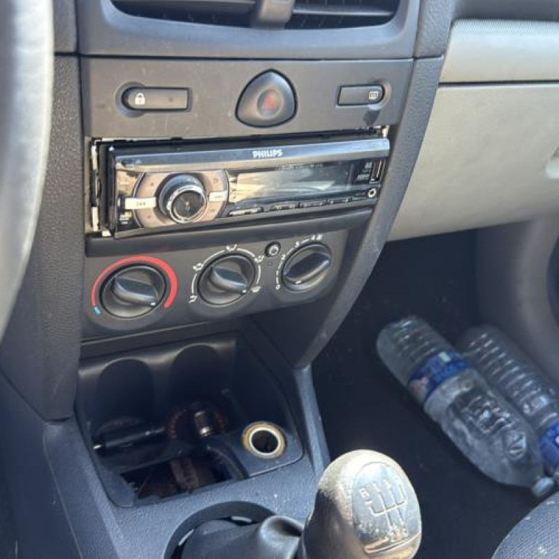 Reservoir essence RENAULT CLIO 2 Photo n°14