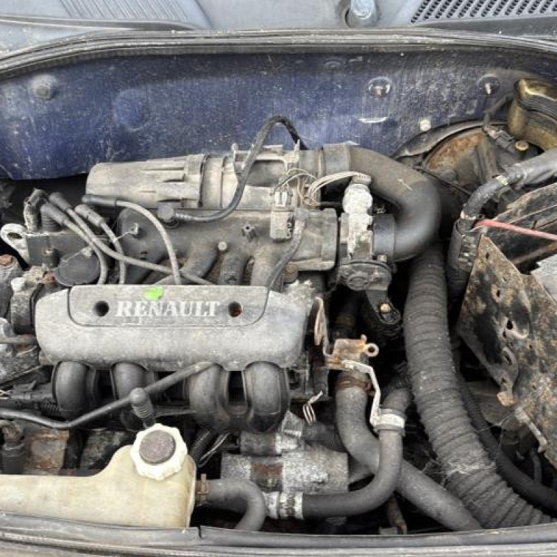 Reservoir essence RENAULT CLIO 2 Photo n°20