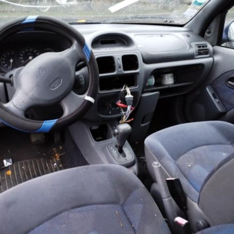 Reservoir essence RENAULT CLIO 2 Photo n°14