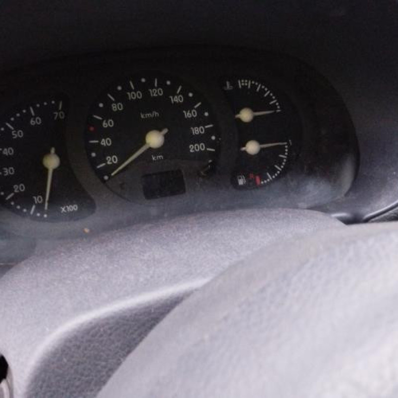 Reservoir essence RENAULT CLIO 2 Photo n°16