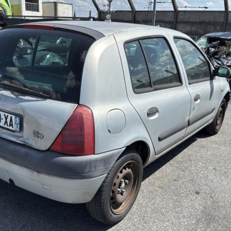 Reservoir essence RENAULT CLIO 2 Photo n°3