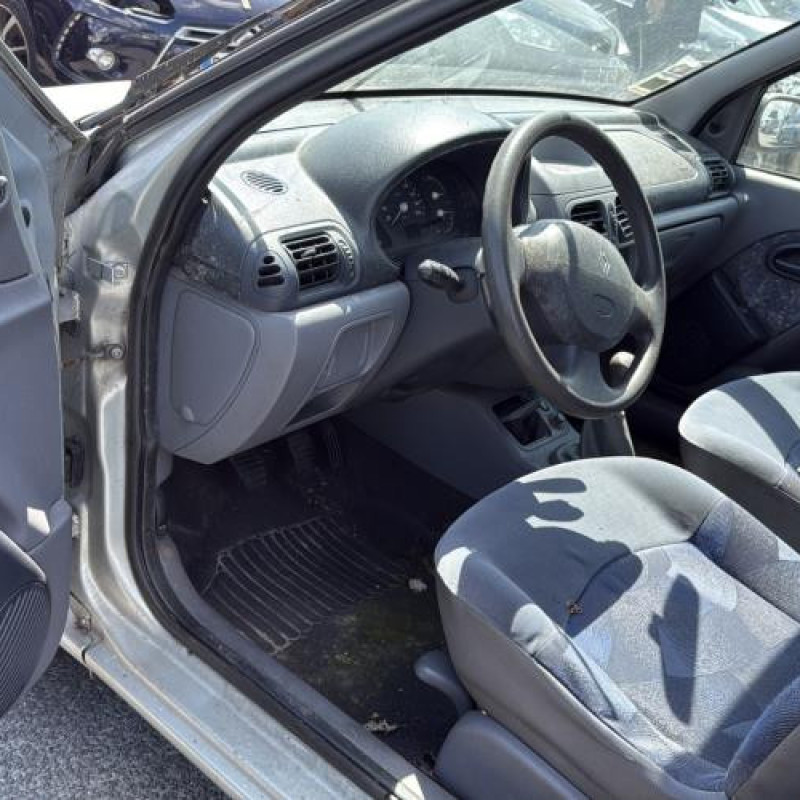 Reservoir essence RENAULT CLIO 2 Photo n°9