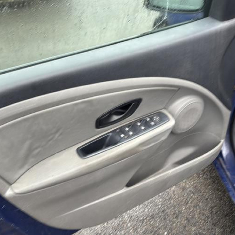 Reservoir essence RENAULT MEGANE 3 Photo n°9