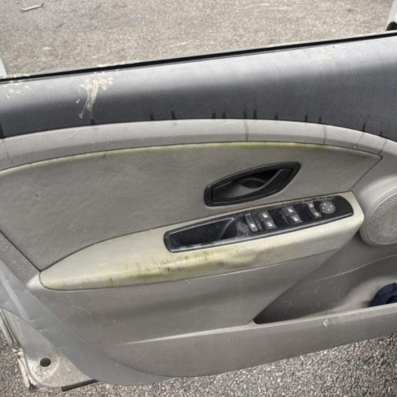 Reservoir essence RENAULT MEGANE 3 Photo n°9