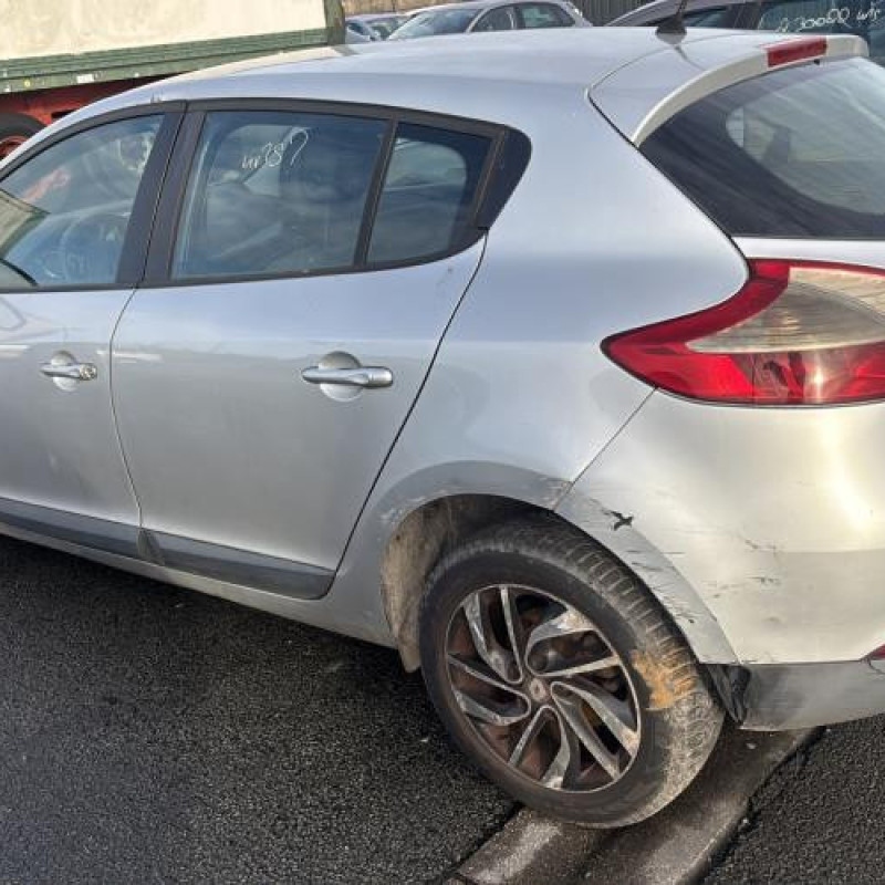 Reservoir essence RENAULT MEGANE 3 Photo n°6