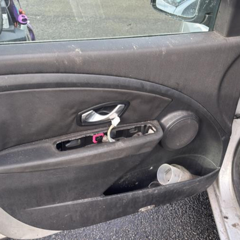 Reservoir essence RENAULT MEGANE 3 Photo n°9