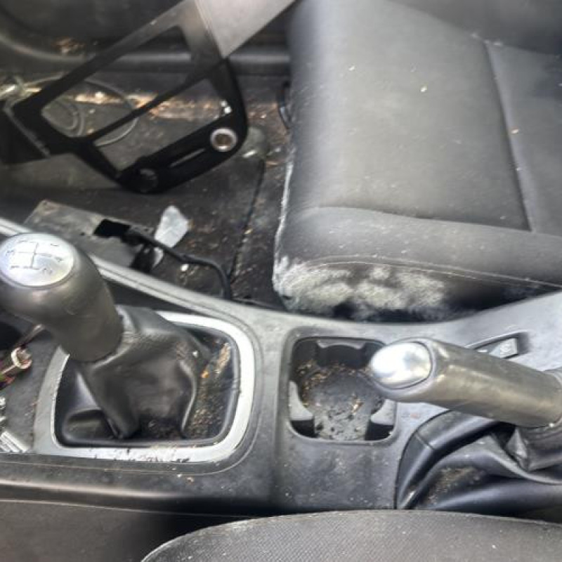 Reservoir essence RENAULT MEGANE 3 Photo n°17