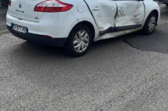 Feu arriere stop central RENAULT MEGANE 3