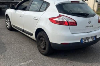 Poignee porte arriere gauche RENAULT MEGANE 3
