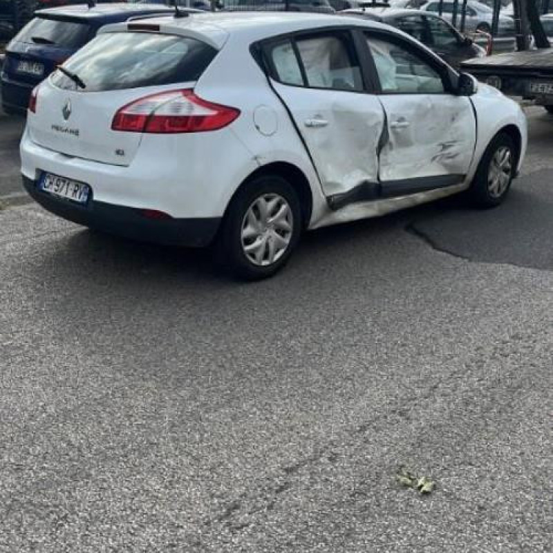 Antenne RENAULT MEGANE 3 Photo n°6