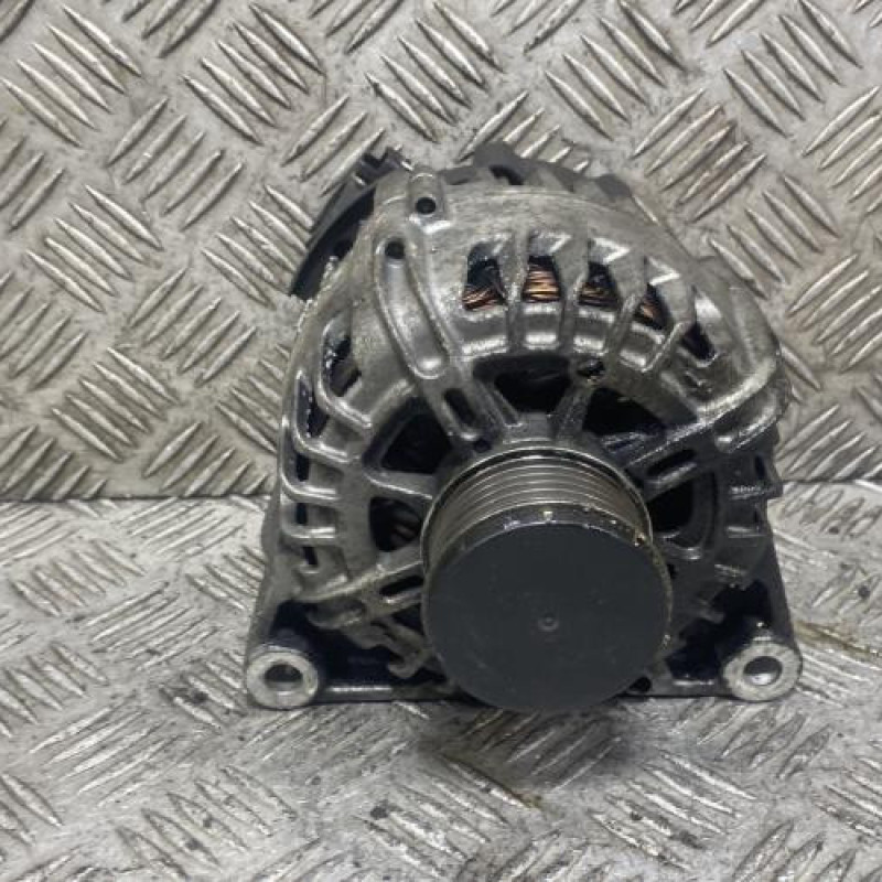 Alternateur PEUGEOT 208 1 Photo n°1