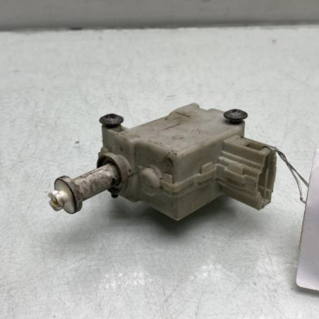 Actionneur verrou trappe d'essence VOLKSWAGEN POLO 4 Photo n°1