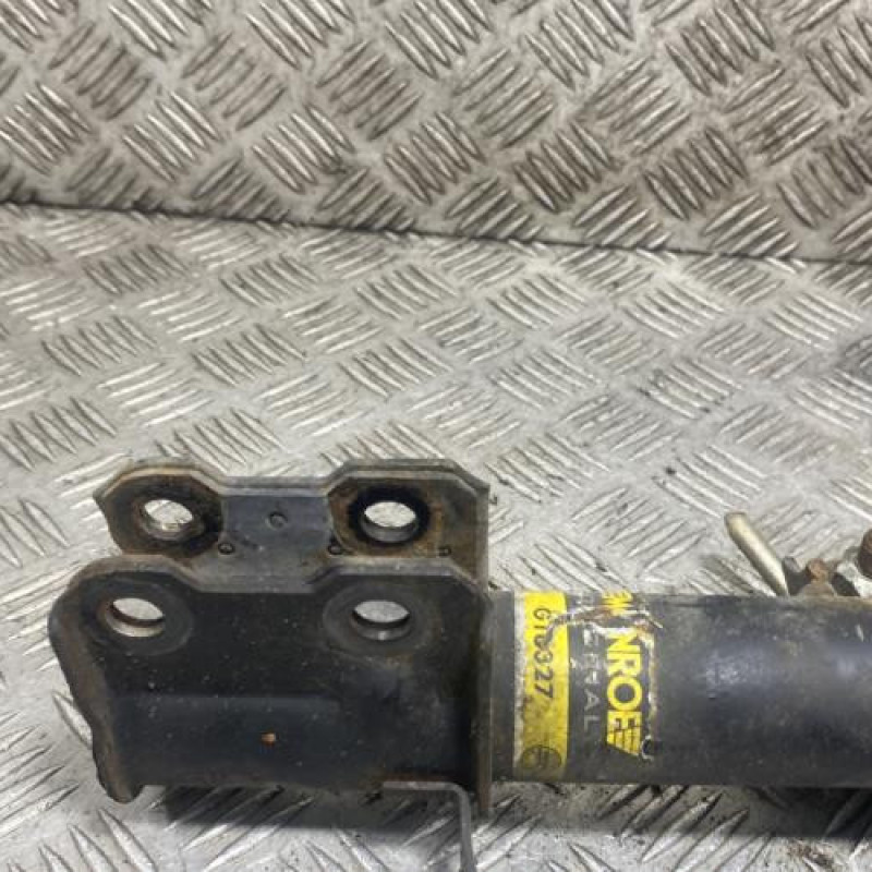 Amortisseur avant droit OPEL TIGRA 2 Photo n°2