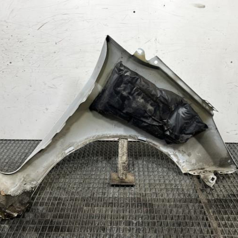 Aile avant gauche FORD FIESTA 6 Photo n°4