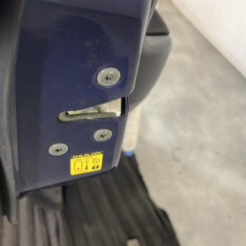 Porte arriere gauche SUZUKI LIANA Photo n°3