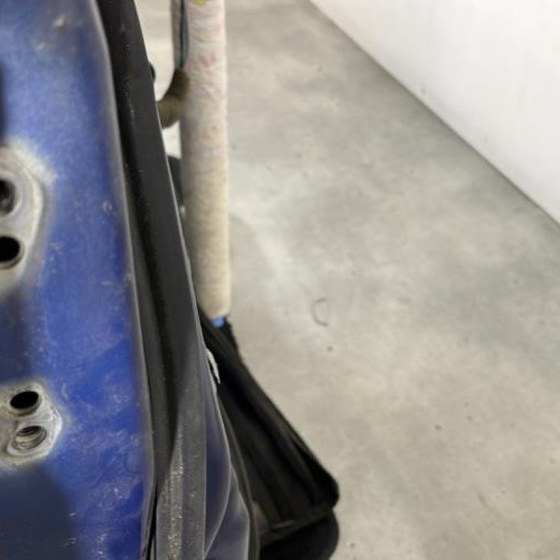 Porte avant droit SUZUKI LIANA Photo n°4