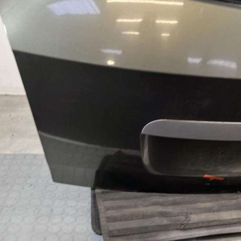 Malle/Hayon arriere RENAULT CLIO 3 Photo n°6