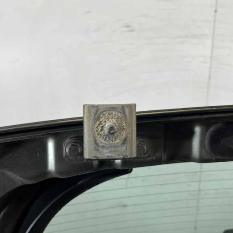 Malle/Hayon arriere RENAULT CLIO 3 Photo n°9