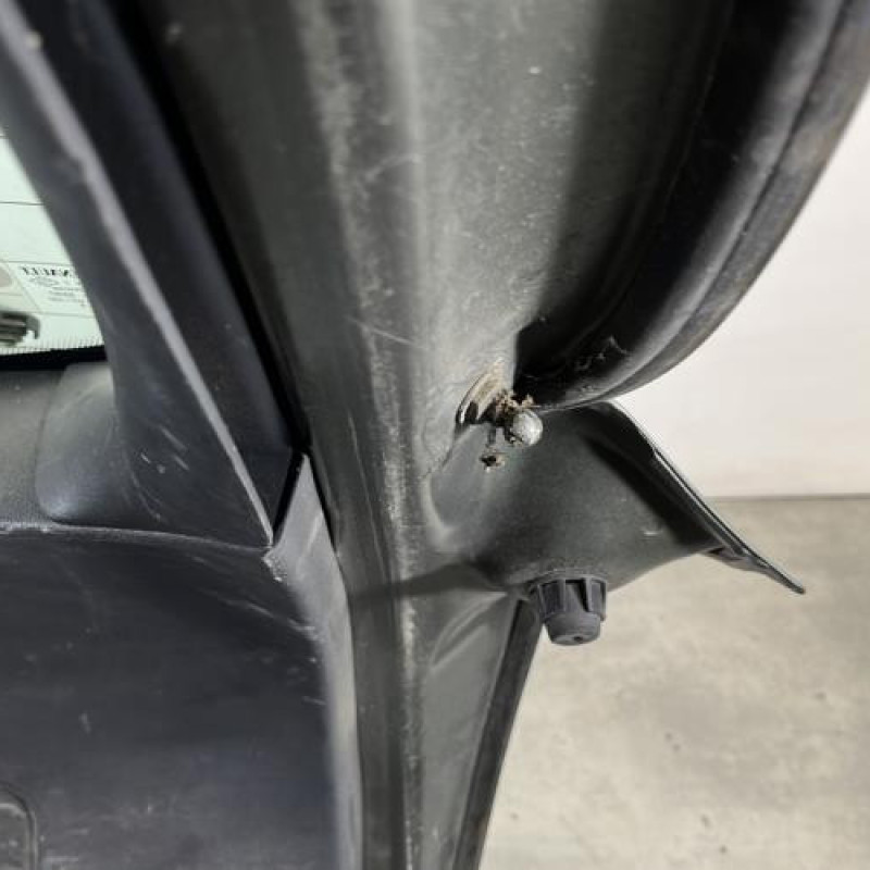 Malle/Hayon arriere RENAULT CLIO 3 Photo n°11