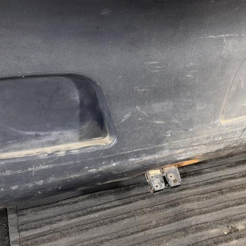 Malle/Hayon arriere RENAULT CLIO 3 Photo n°13