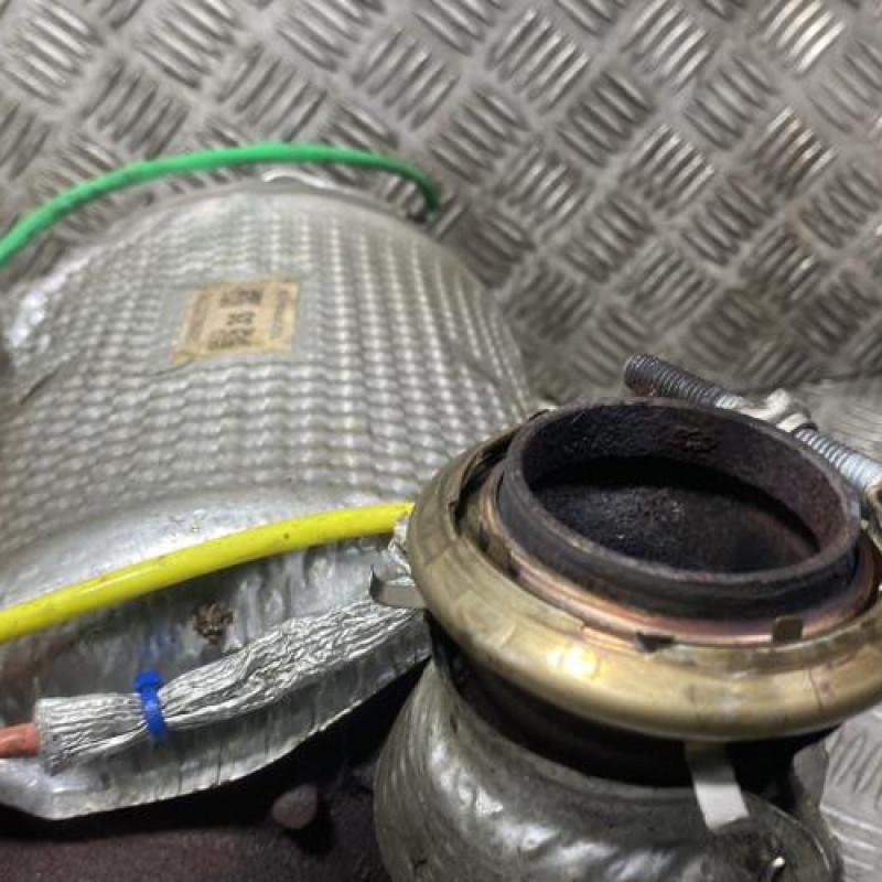 Catalyseur (echappement) RENAULT CLIO 5 Photo n°2